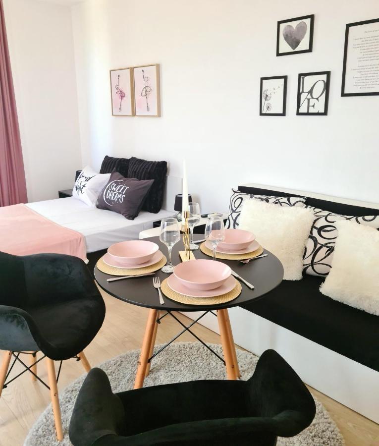 Ferienwohnung Rose Studio Burgas City Exterior foto